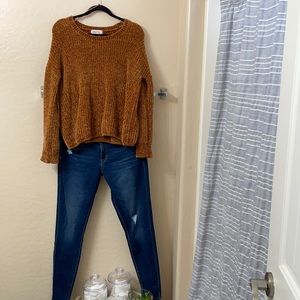 Amber colored crocheted sweater  Levi’s jegging